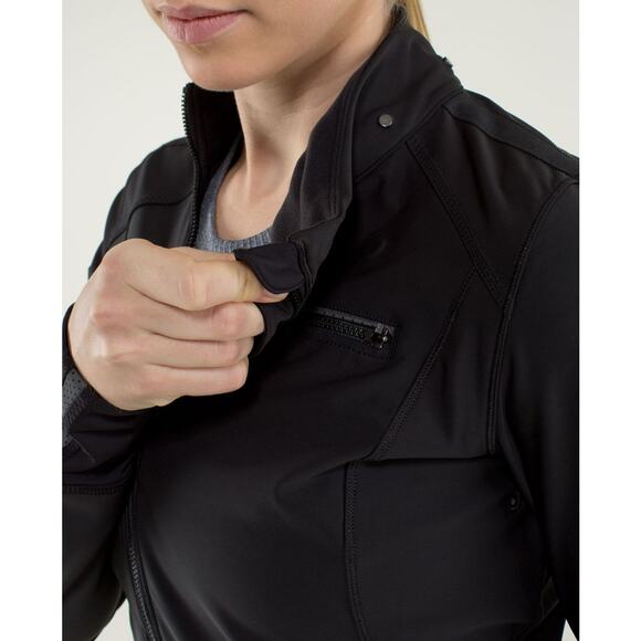 Lululemon Keep It Up Weather Resistant Softshell Jacket in Black size 4 - Picture 8 of 16